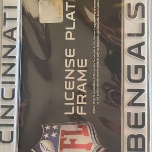 Cincinnati Bengals Carbon Logo License Frame, Black letters on white trim